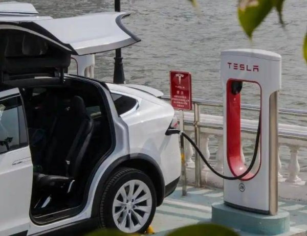 灿星财富 纯电车热潮下的冷静思考：今明两年购车，为何纯电车型或非首选？