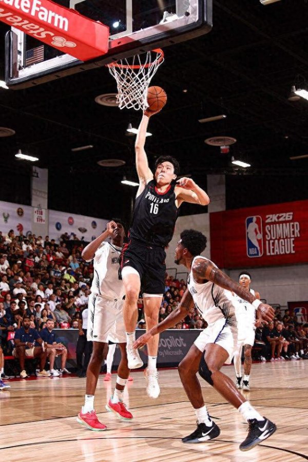 乐配网 小杨结束夏联之旅，布朗尼已休息！就让河村告诉你，什么叫惊喜！