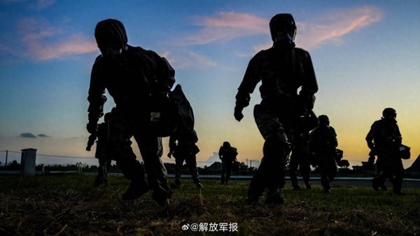 晟红网 直击防化兵演练现场！